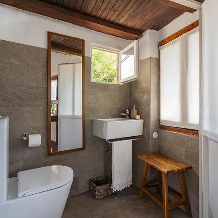 Terrace On Orrido Di Waterfall By Rent * 内索